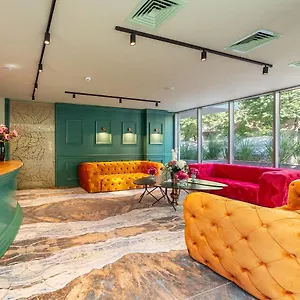 شقة فندقية Tomis Garden, بوخارست
